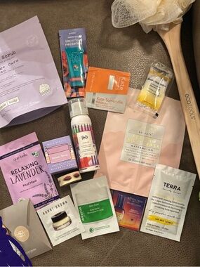 Lot of 15 pieces Skincare Collection